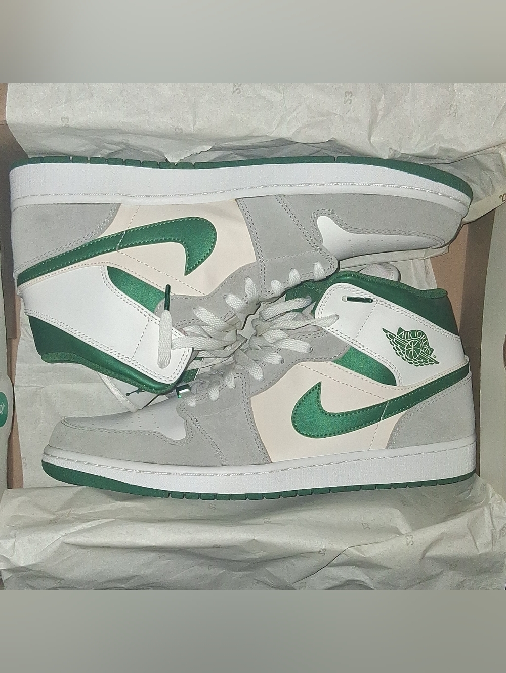 Jordan 1 Mid Pine Green (2021)